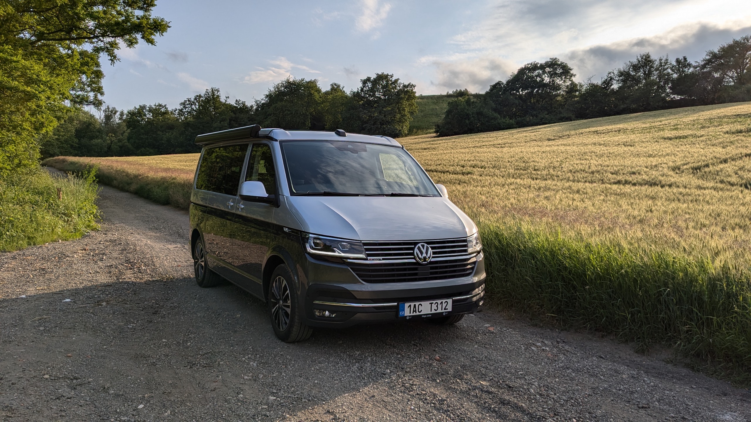 Volkswagen California Ocean se zavřenou střechou